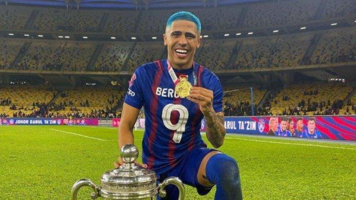 PROFIL PEMAIN - Sosok striker milik Johor Darul Ta’zim (JDT) asal Brasil, Bergson. Bergson dikabarkan masuk radar Persebaya Surabaya untuk gelaran Liga 1 2025 mendatang.
