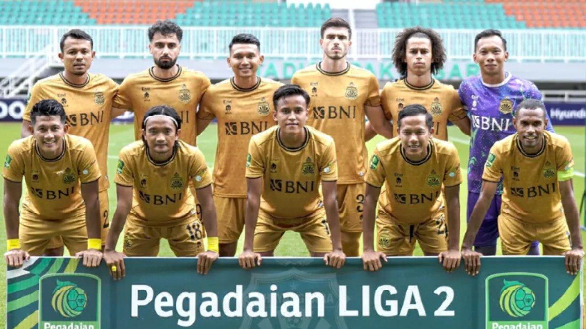 SKUAD BHAYANGKARA FC - Potret skuad foto bersama Bhayangkara FC di gelaran Liga 2 2024/2025. Bhayangkara FC kabarnya siap menampung Nathan Tjoe A On.
