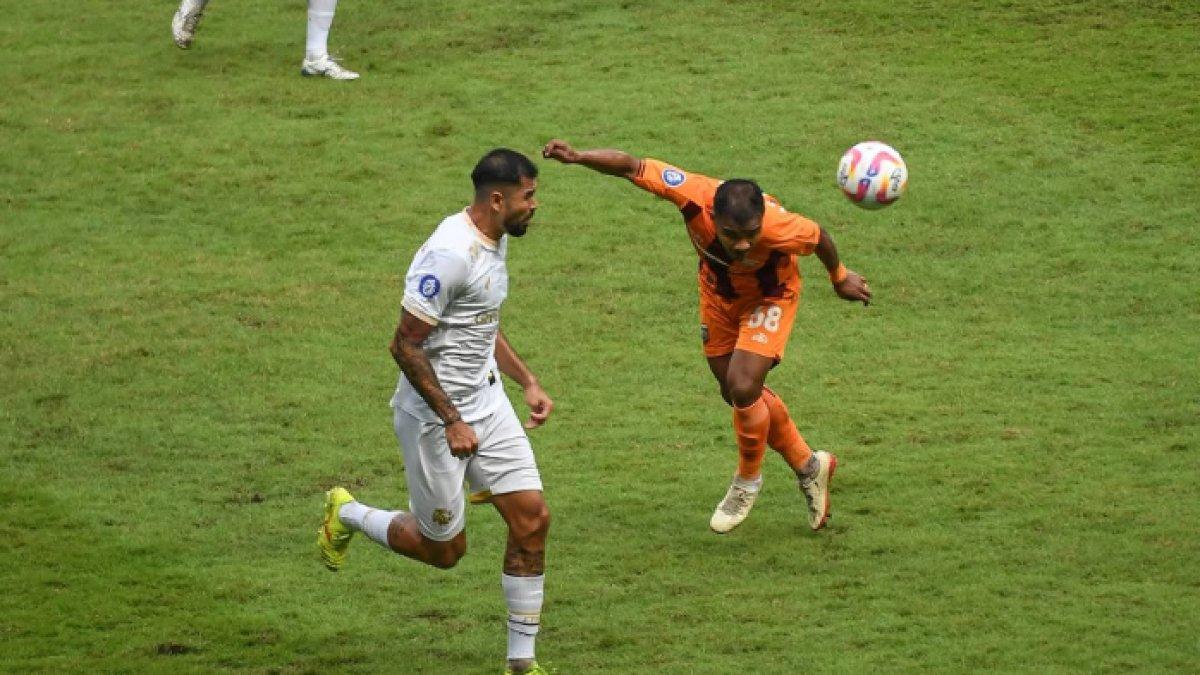 Potret pertandingan antara Borneo FC kontra Arema FC di pekan ke-19 Liga 1 2024, Minggu (19/1).