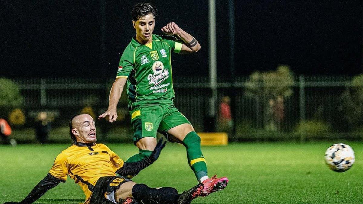 PERSEBAYA SURABAYA VS FOOTBALL WEST ALL STAR - Cuplikan duel panas Bruno Moreira di laga persahabatan Persebaya Surabaya kontra Football West All Star, di Sam Kerr Stadium, Rabu (9/7/2025)