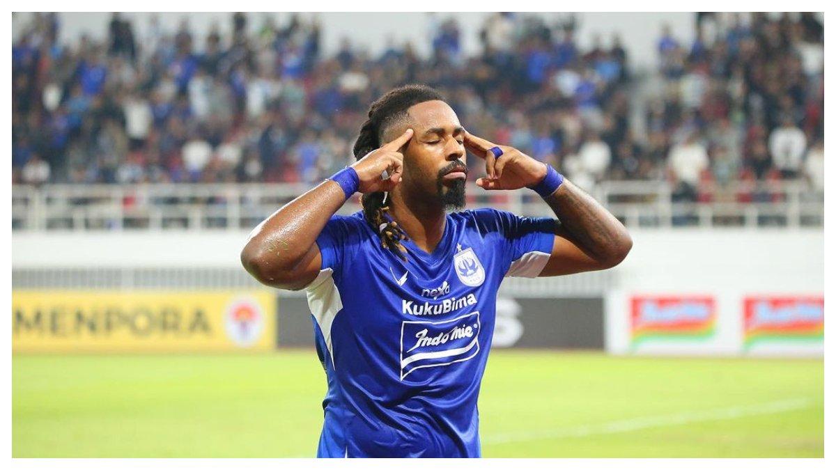 Foto Carlos Fortes saat memakai jersey PSIS Semarang.