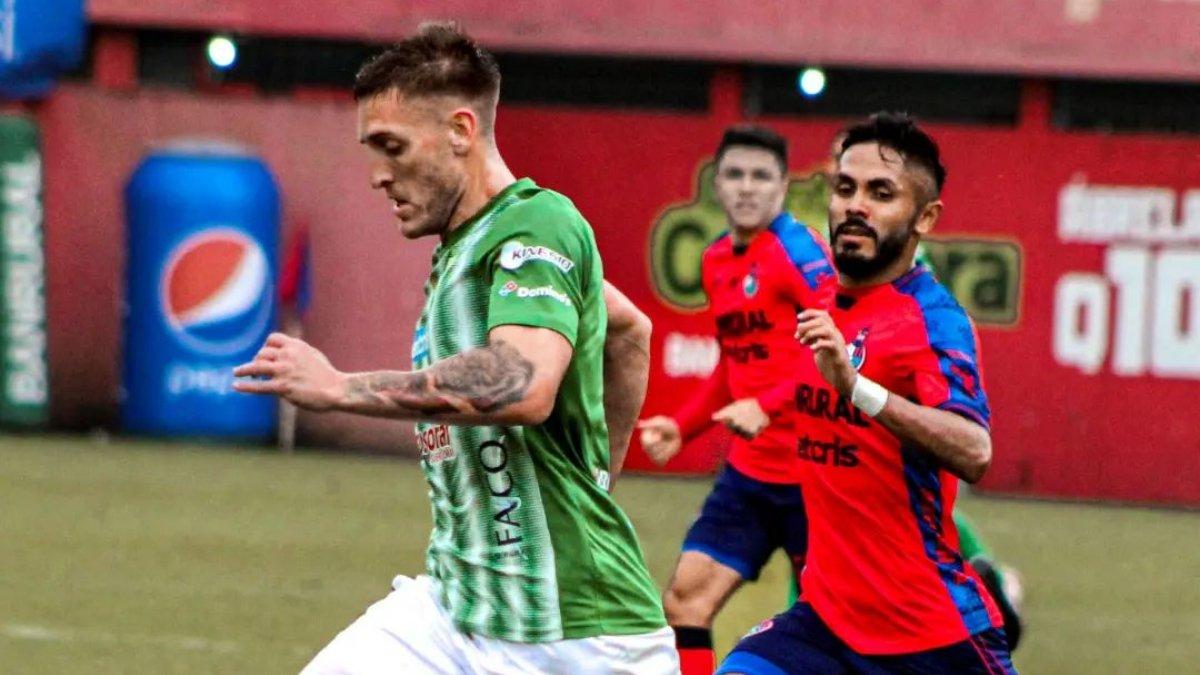 Cristian Hernandez gelandang serang bidikan Barito Putera.