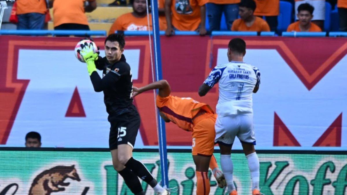 Cuplikan pertandingan Borneo FC melawan PSIS Semarang di pekan ke-13 Liga 1 2024, Jumat (6/12).