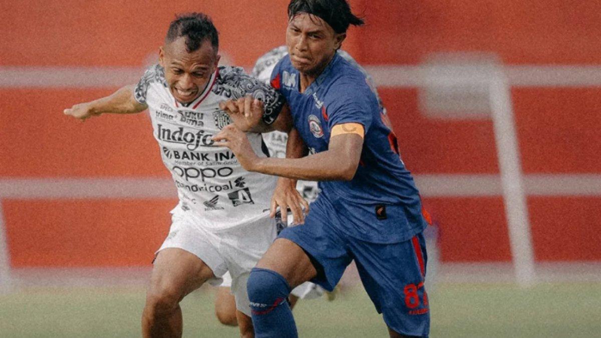 MOMEN LAGA - Cuplikan laga Arema FC melawan Bali United di pekan ke-21 Liga 1 2024, Senin (3/2).