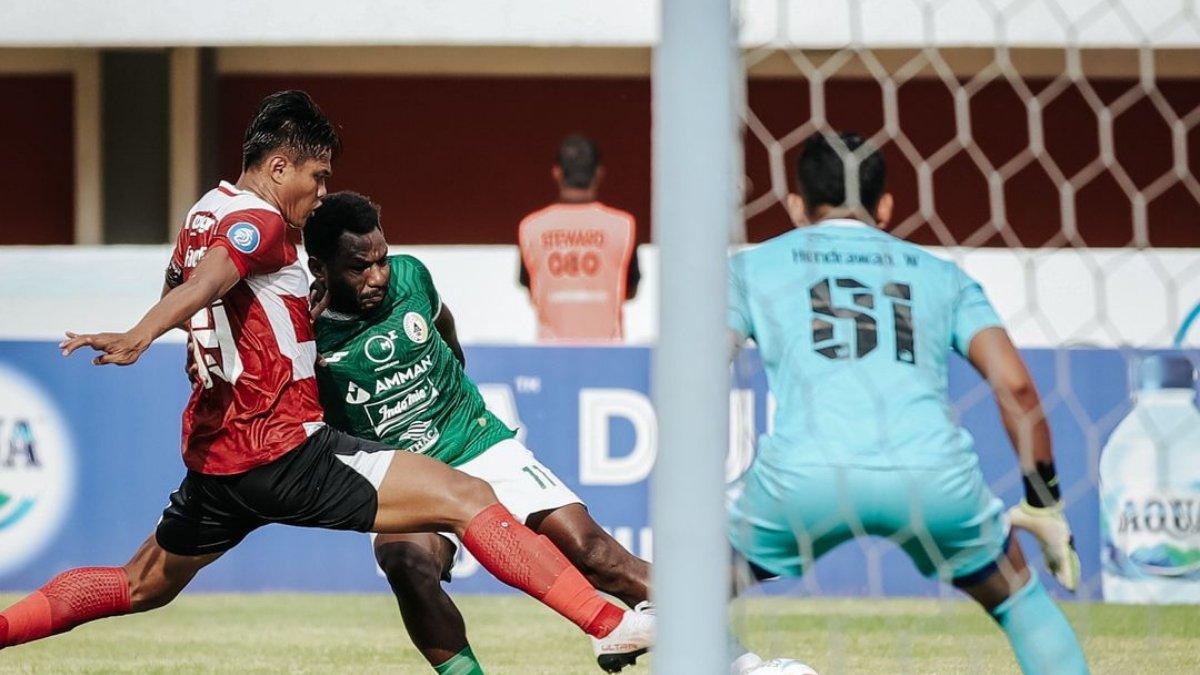 Momen laga PSS Sleman kontra Madura United di pekan ke-13 Liga 1 2023/2024.