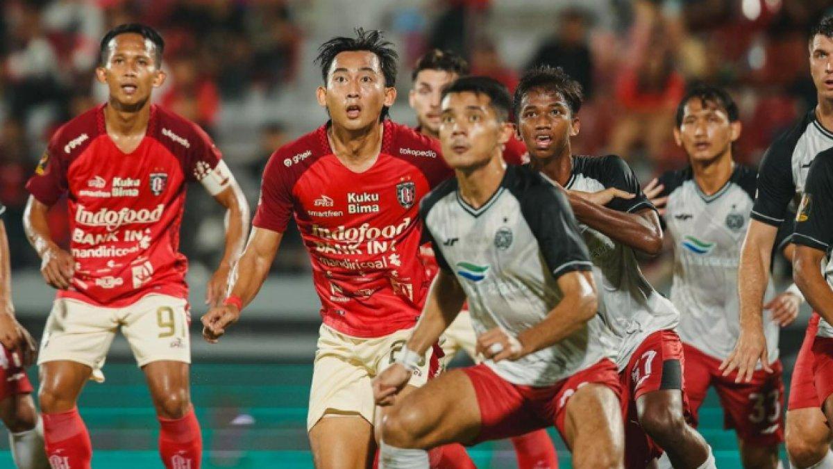 Cuplikan pertandingan Bali United vs Persija Jakarta di Piala Presiden 2024 di Stadion Kapten I Wayan Dipta, Bali, Jumat (26/7/2024).