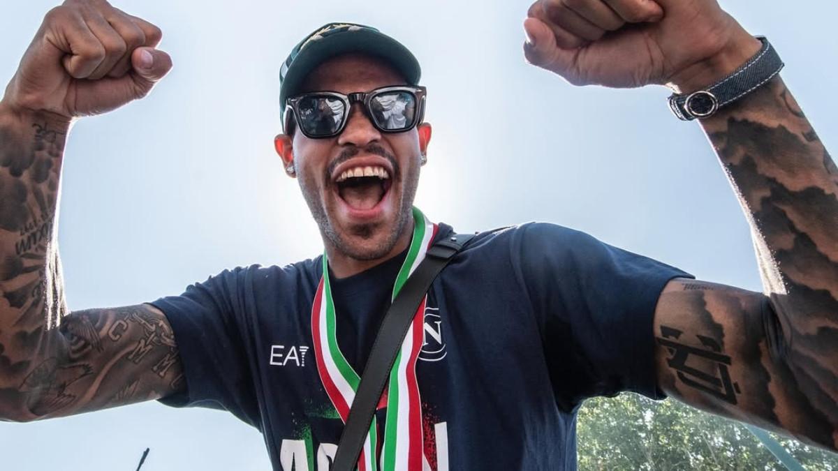 BURSA TRANSFER - Sosok Cyril Ngonge ketika arak - arakan setelah memenangkan gelar Italian Champion bersama Napoli di musim 2024/2025 (27/5/2025).