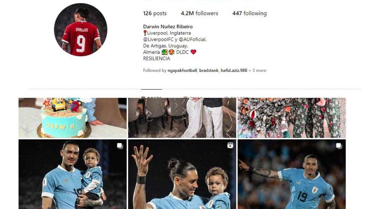Striker Liverpool, yakni Darwin Nunez disinyalir ingin hengkang setelah menghapus semua foto berbau The Reds di Instagram pribadinya, Senin, 6 Mei 2024 per pukul 16.00 WIB.