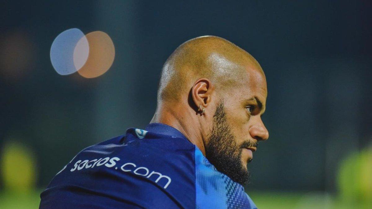 Sosok striker Persib Bandung asal Brasil, yakni David da Silva yang telah kembali berlatih setelah sebelumnya sempat terlibat polemik dengan Pangeran Biru.