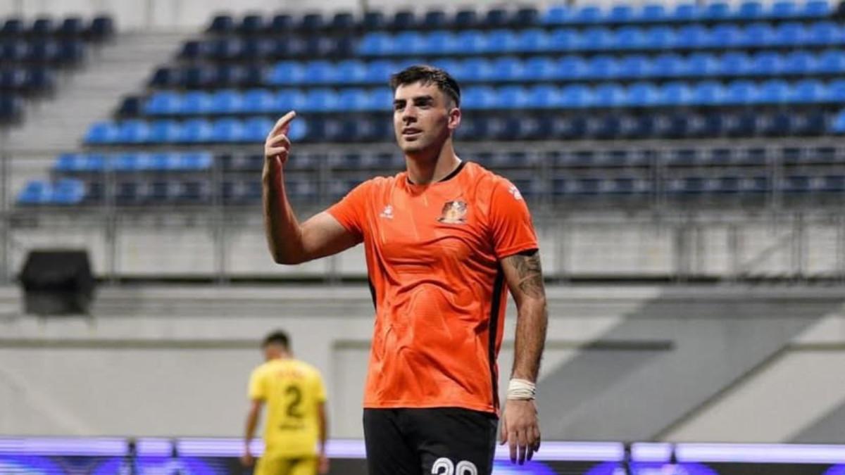 PROFIL PEMAIN - Potret Dejan Racic saat berseragam Hougang United yang diunggah dalam akun Instagramnya (1/10/2024).