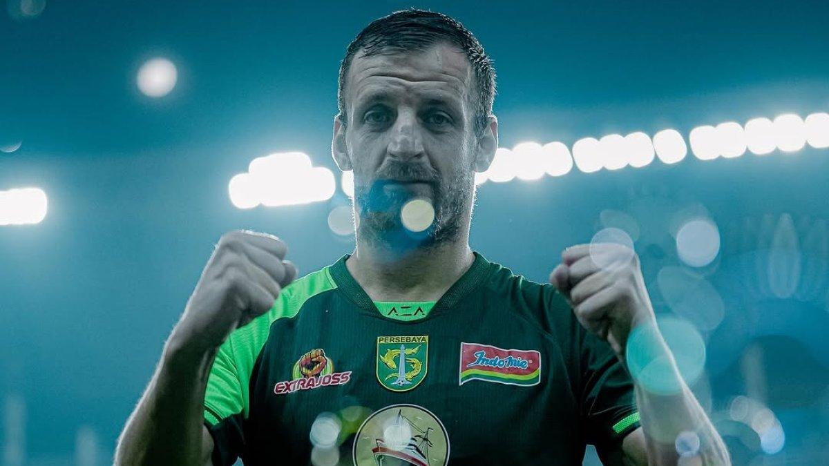 PROFIL PEMAIN - Pose rasa bangga Dime Dimov saat Persebaya Surabaya menang sesuai dengan caption di intagramnya yang tertulis