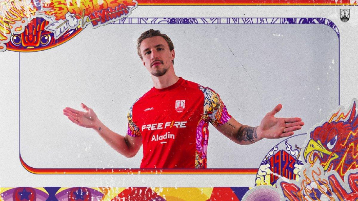 Bek asal Brasil, Eduardo Kunde diperkenalkan sebagai rekrutan asing terbaru Persis Solo pada Jumat (19/7/2024).
