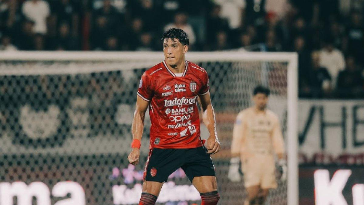 Potret bek Bali United asal Thailand, yakni Elias Dolah di Liga 1 2024.