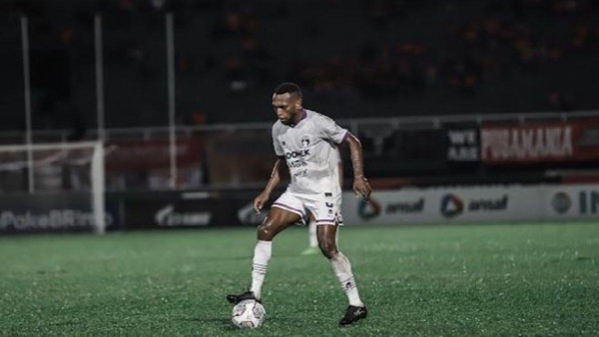 Foto Elisa Basna saat membela tim Persita Tangerang.
