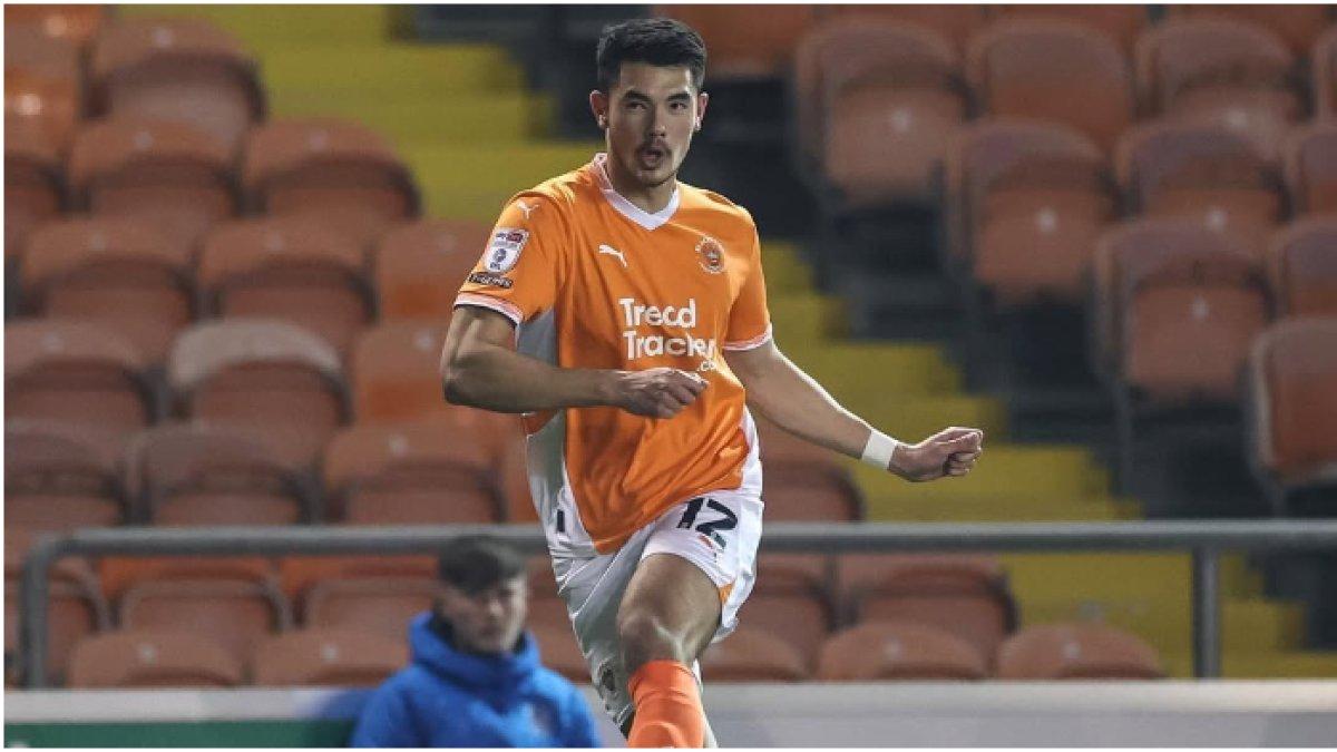 Potret bek Timnas Indonesia, Elkan Baggott saat turun membela Blackpool di Divisi Championship yang diunggah pada 8 November 2024.