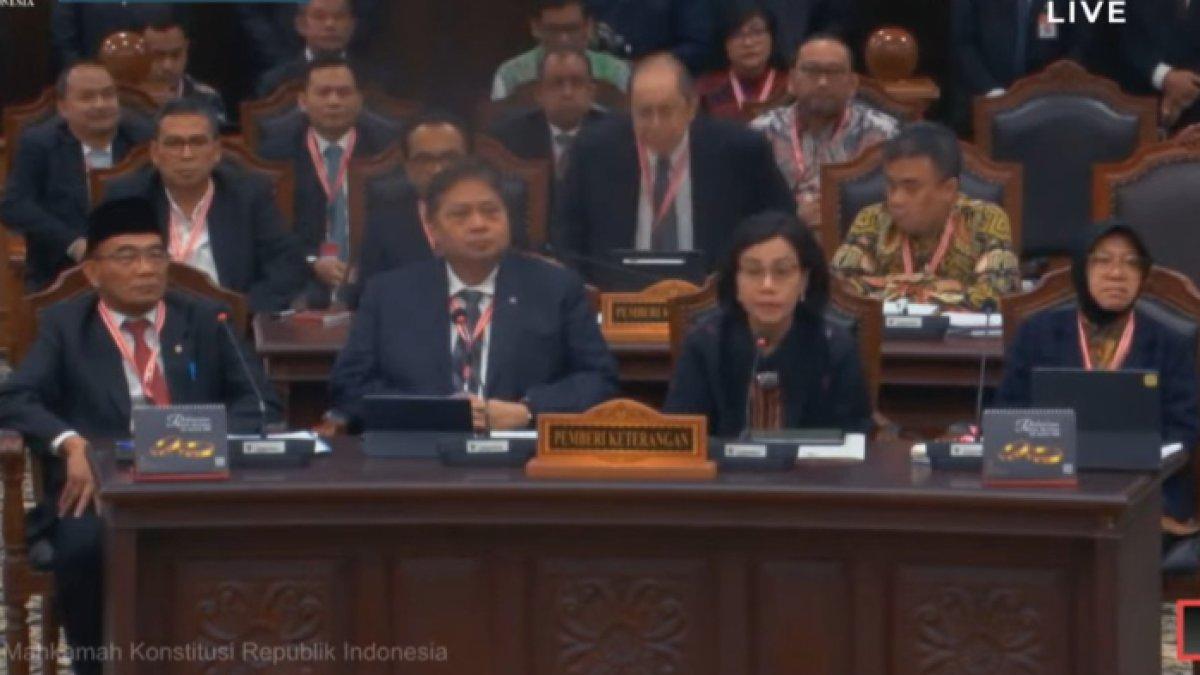 Empat menteri kabinet Jokowi hadir sebagai pemberi keterangan di sidang MK, Jumat (5/4/2024)
