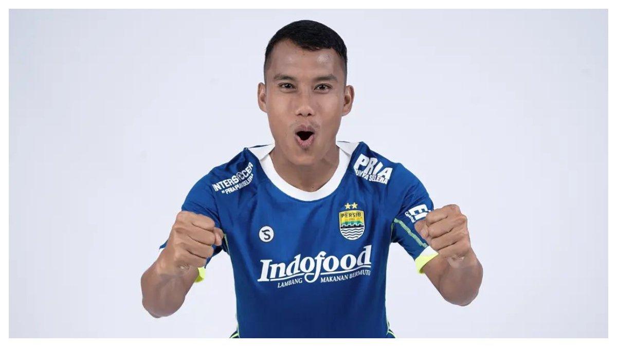 Foto Eriyanto saat memakai jersey Persib Bandung.