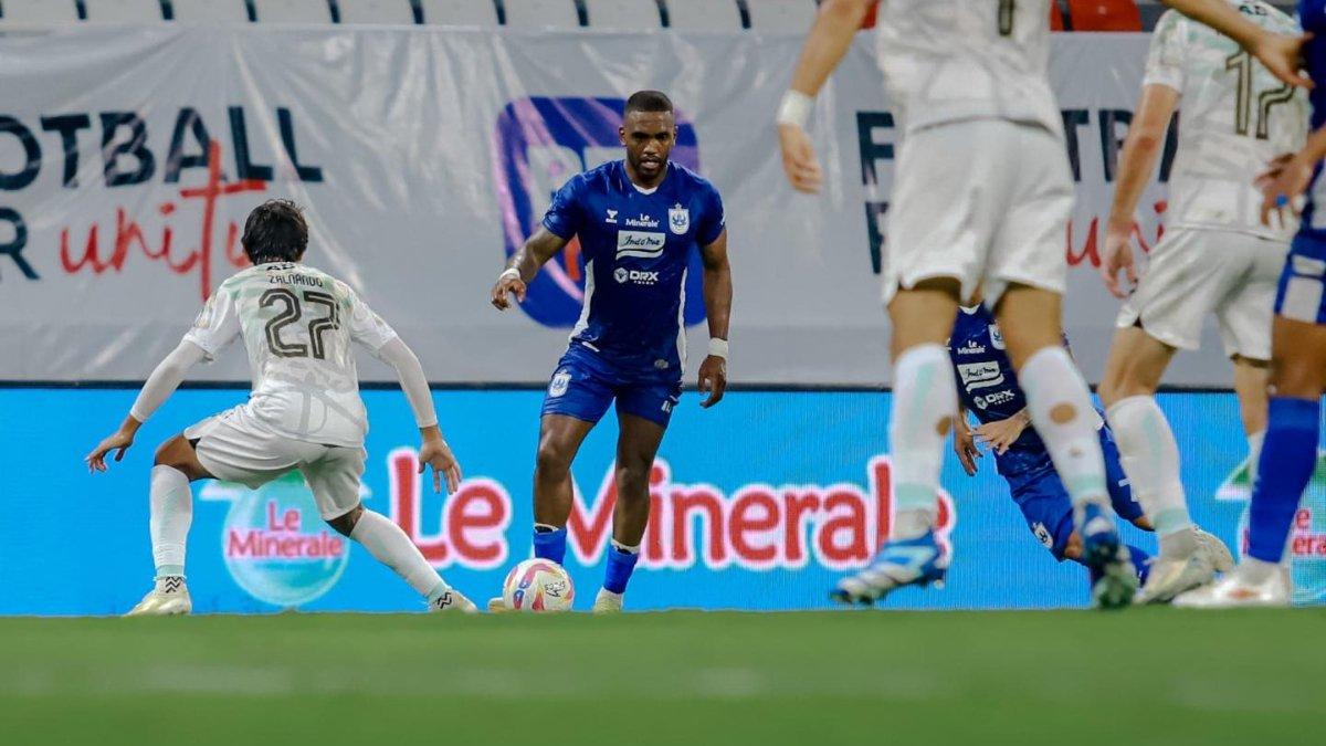 PEMAIN PSIS SEMARANG - Potret aksi striker asing PSIS Semarang, Evandro Brandao saat menghadapi Persib Bandung di gelaran Liga 1 2024/2025.