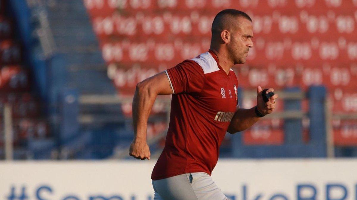 PROFIL PELATIH - Sosok Fabio Lefundes yang dikabarkan akan berlabuh menjadi pelatih baru di Persita Tangerang.