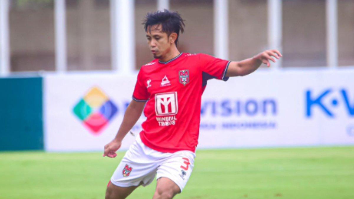 Potret Bagus Nirwanto saat memperkuat Malut United. Inilah profil Bagus Nirwanto,