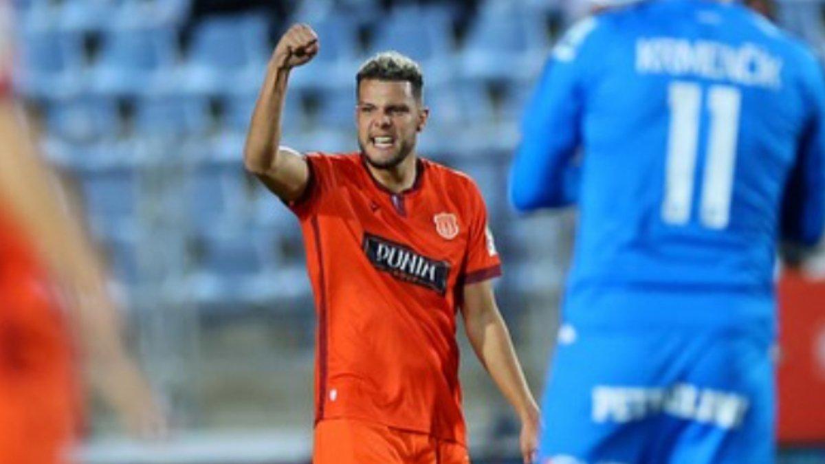 Potret Karim Rossi