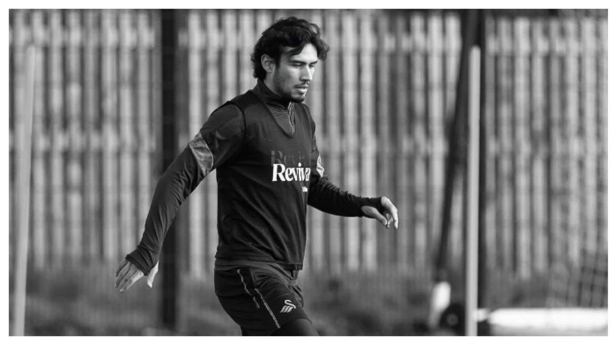 SESI LATIHAN - Foto Nathan Tjoe-A-On saat menjalani sesi latihan bersama Swansea City pada Jumat (17/2/2025). Terbaru Nathan Tjoe-A-On berpotensi absen melawan Bahrain jika mendapatkan kartu saat pertandingan pertama melawan Australia.