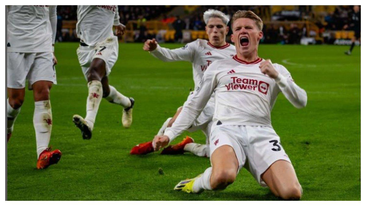 Scott Mc Tominay melakukan selebrasi setelah menyumbangkan gol untuk Manchester United