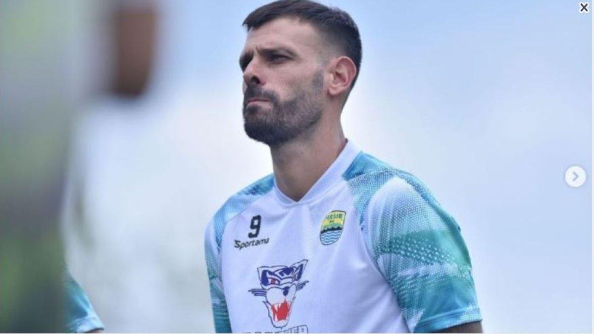 Potret Tyronne winger persib yang gacor di Klub Liga 1 Thaliand, Ratchaburi FC diunggah melalui Instagram @tyronne11 pada 21 Juni 2023.  Tyronne,winger persib yang dipinjamkan persib gacor di Ratchaburi FC.