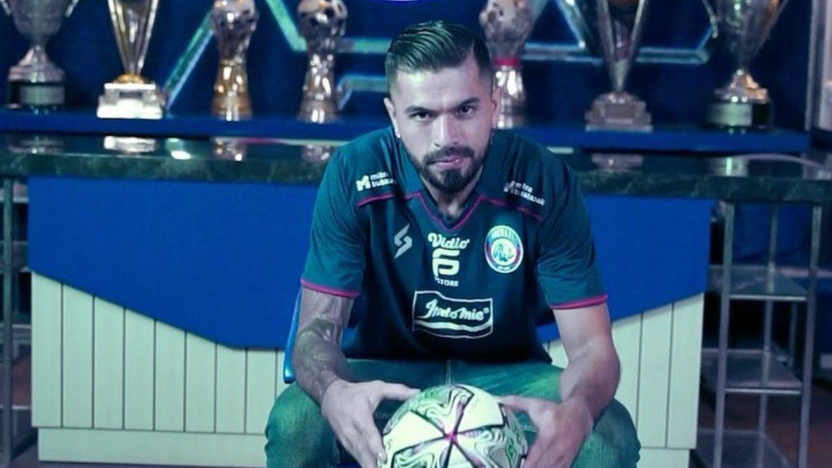 Sosok gelandang bertahan baru milik Arema FC di putaran kedua Liga 1 2023, Julian Guevara.