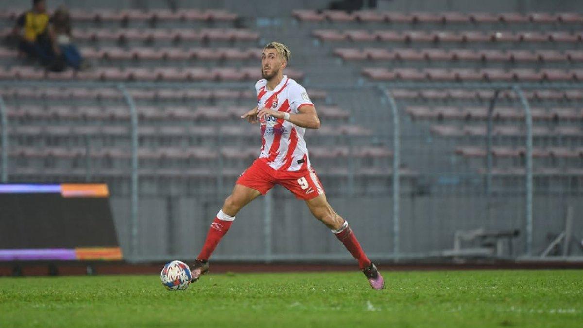 Bek Kuala Lumpur FC, Giancarlo Gallifuoco dalam pertandingan melawan Perak di Liga Malaysia 2024/2025, 6 April 2025.