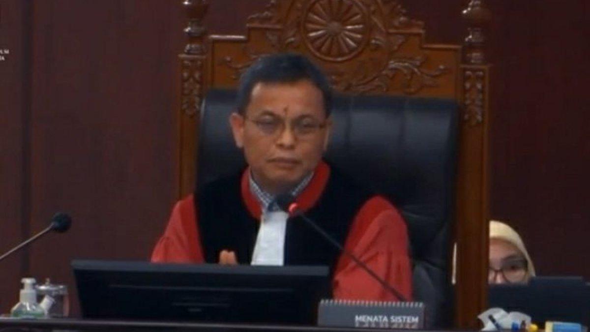 Hakim Mahkamah Konstitusi (MK) M. Guntur Hamzah.