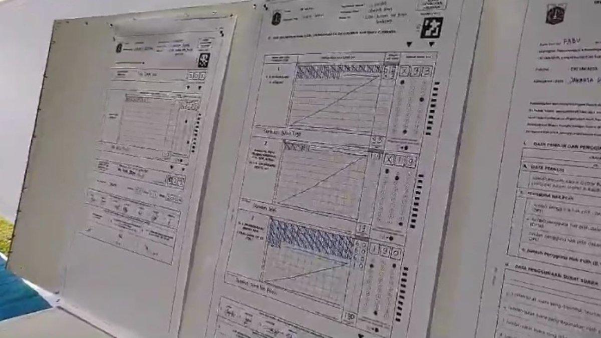 Hasil penghitungan suara di TPS 029, Cilandak Barat, Lebak Bulus, Jakarta Selatan, tempat Mantan Gubernur DKI Jakarta Anies Baswedan bersama keluarganya menyalurkan hak suaranya di Pilkada Jakarta 2024, Rabu (27/11/2024).