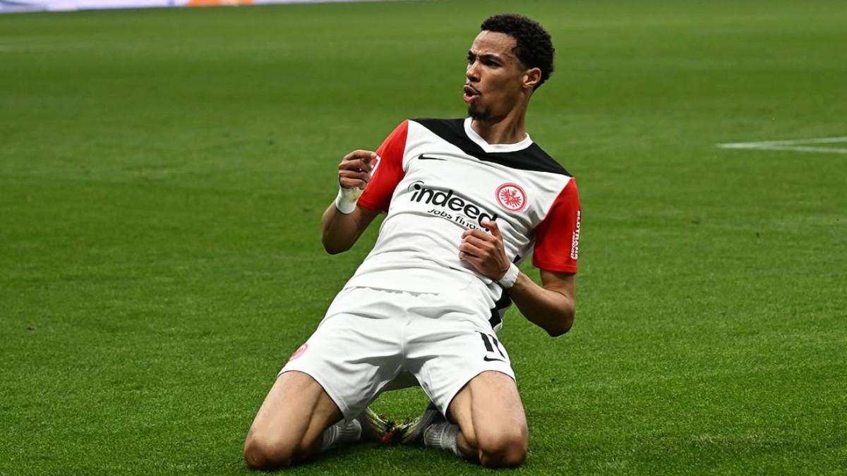 TRANSFER PEMAIN - Potret selebrasi Hugo Ekitike saat berseragam Eintracht Frankfurt yang diunggah dalam akun Instagramnya (27/4/2025).