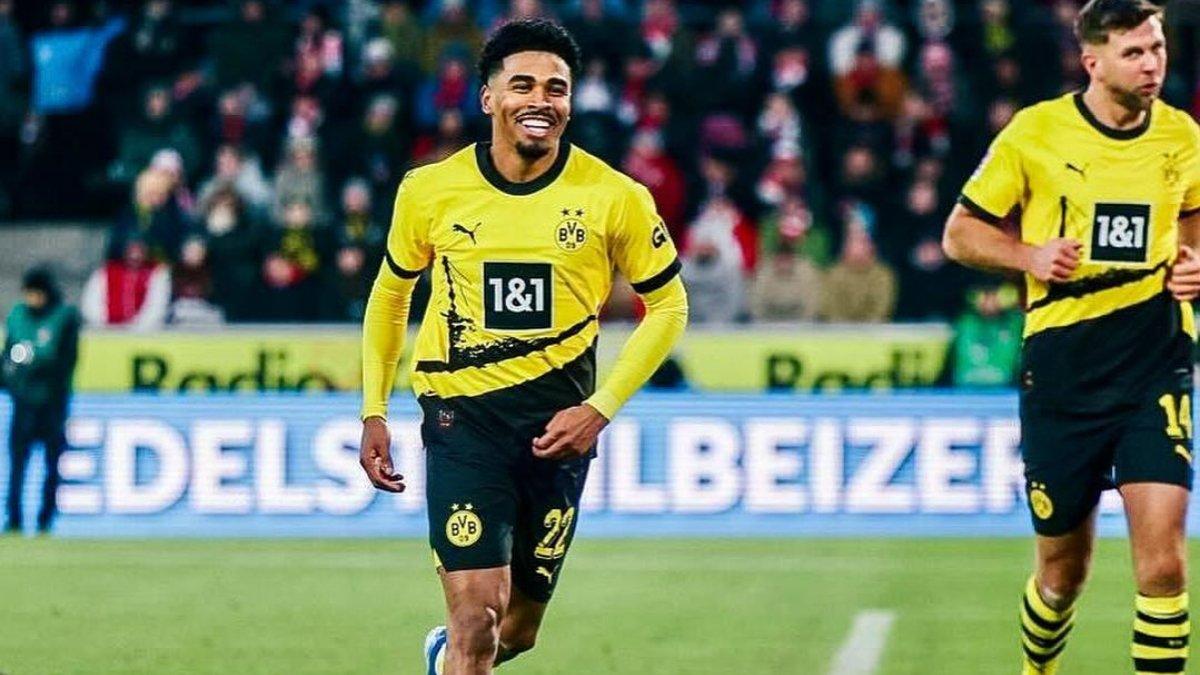 Sosok Ian Maatsen pemain keturunan Indonesia yang tengah membela Borrusia Dortmund.