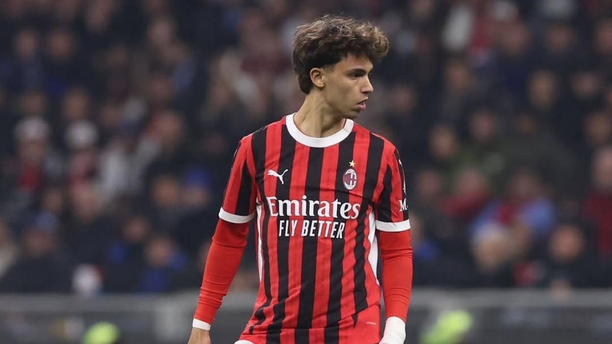 BURSA TRANSFER - Sosok Joao Felix ketika bermain untuk AC Milan dengan status sebagai pemain pinjaman dari Chelsea (3/4/2025).