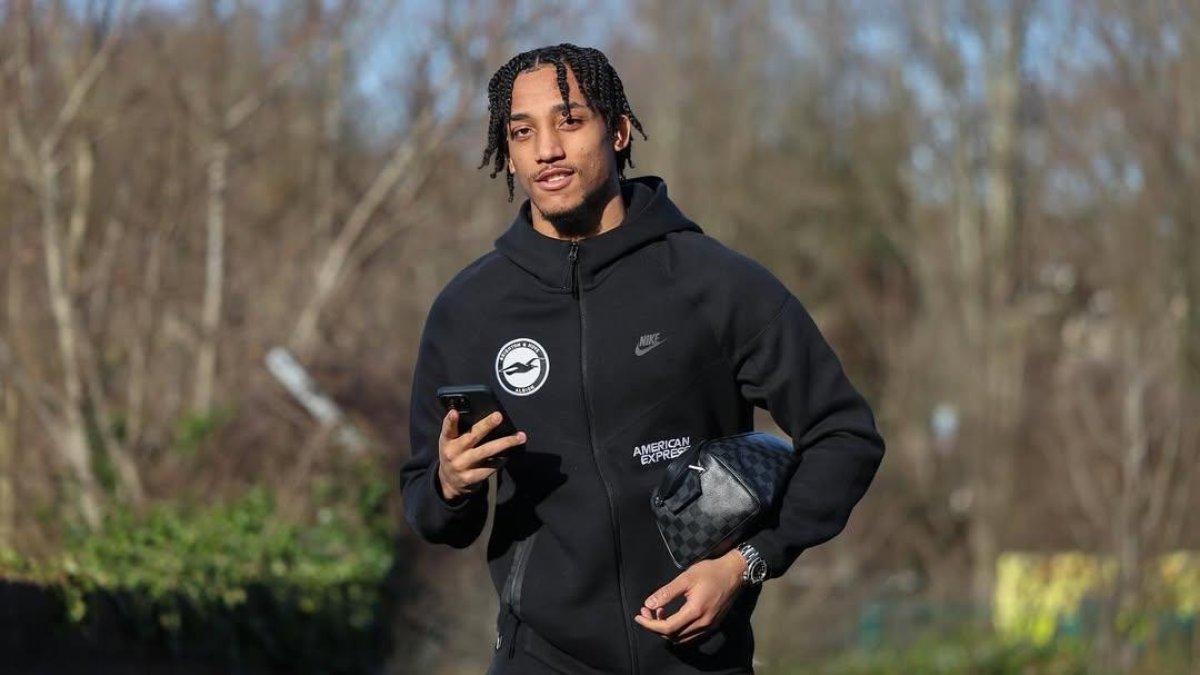 potret Joao Pedro saat menjalani latihan bersama Brighton jelang laga melawan Chelsea di markas Brighton pada 15 Februari 2025