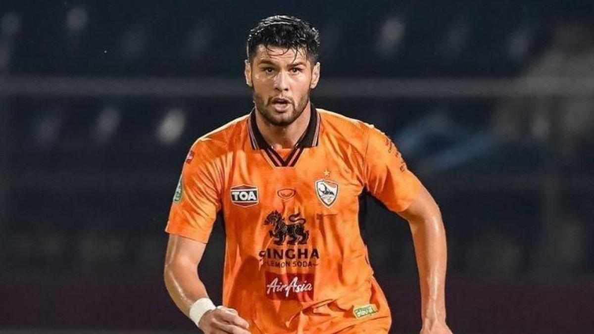 PROFIL - Bek asal Brasil, Julio Cesar de Freitas Filho berseragam Singha Chiangrai United, Senin (16/5/2025). Julio Cesar saat ini dikaitkan dengan Persib Bandung.