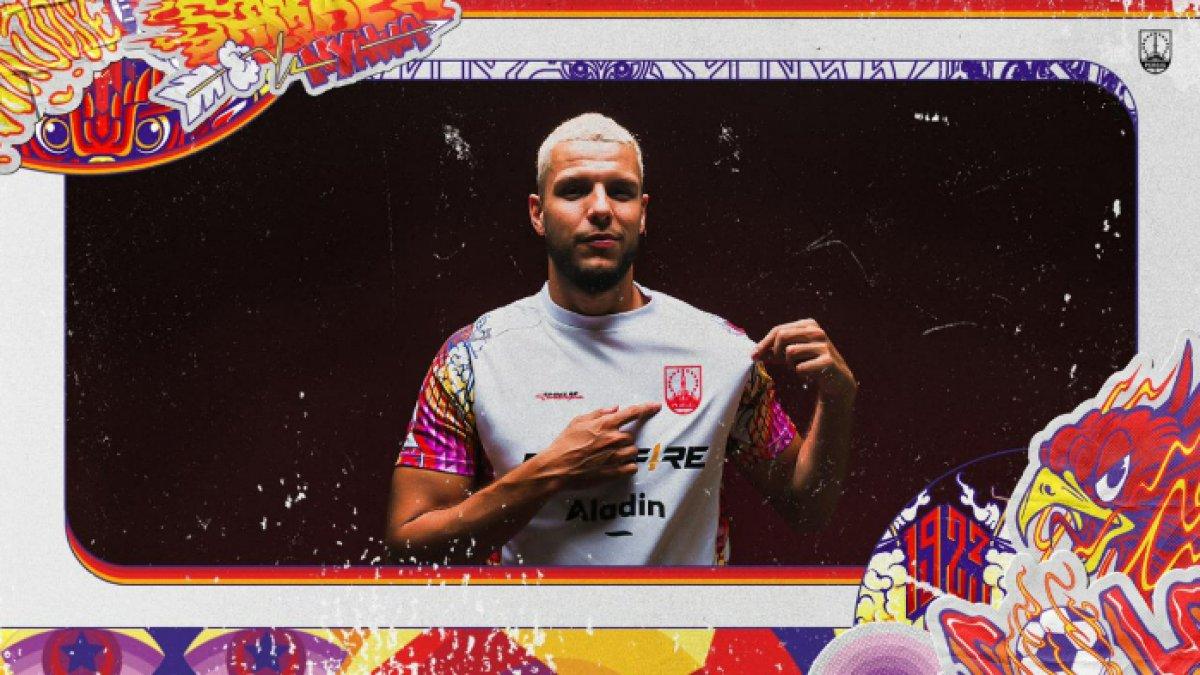 Penyerang asing asal Swiss, Karim Rossi resmi diperkenalkan sebagai rekrutan baru Persis Solo untuk Liga 1 2024/2025.