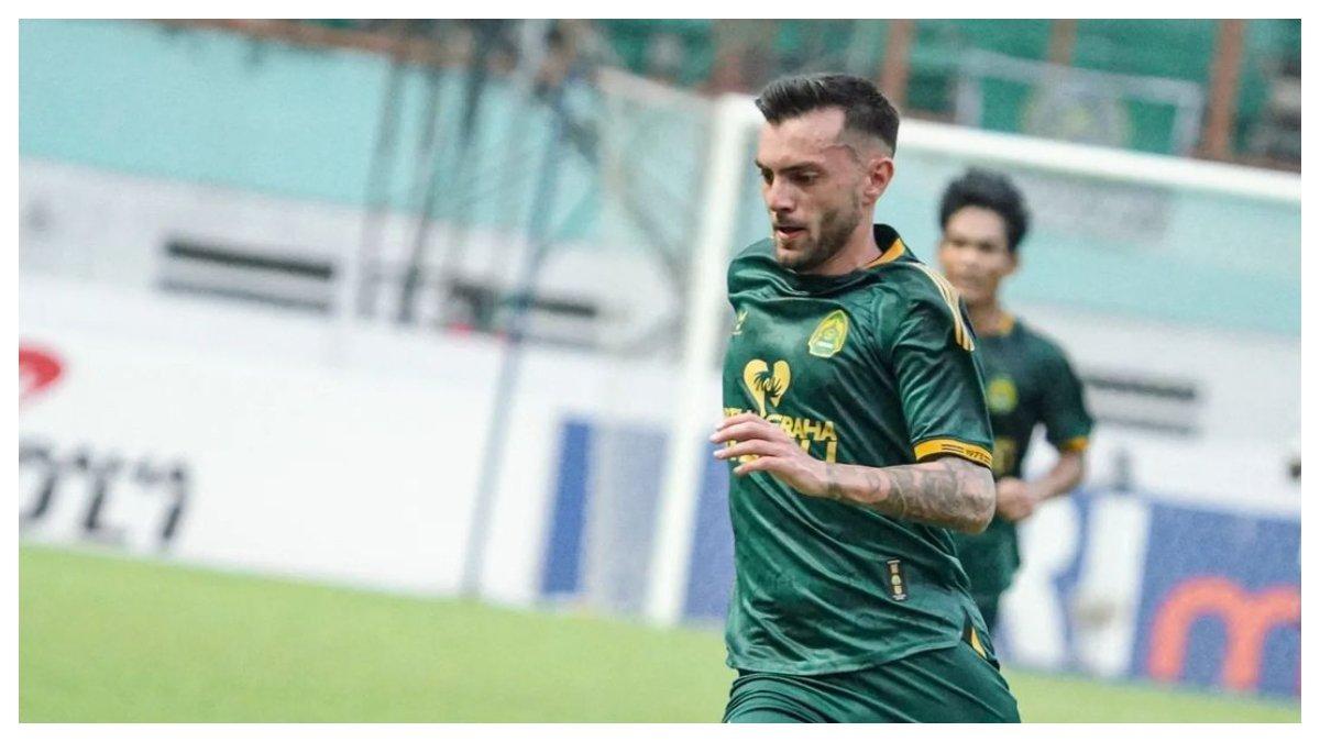 Foto Kaven Aleman saat berseragam Persikabo 1973