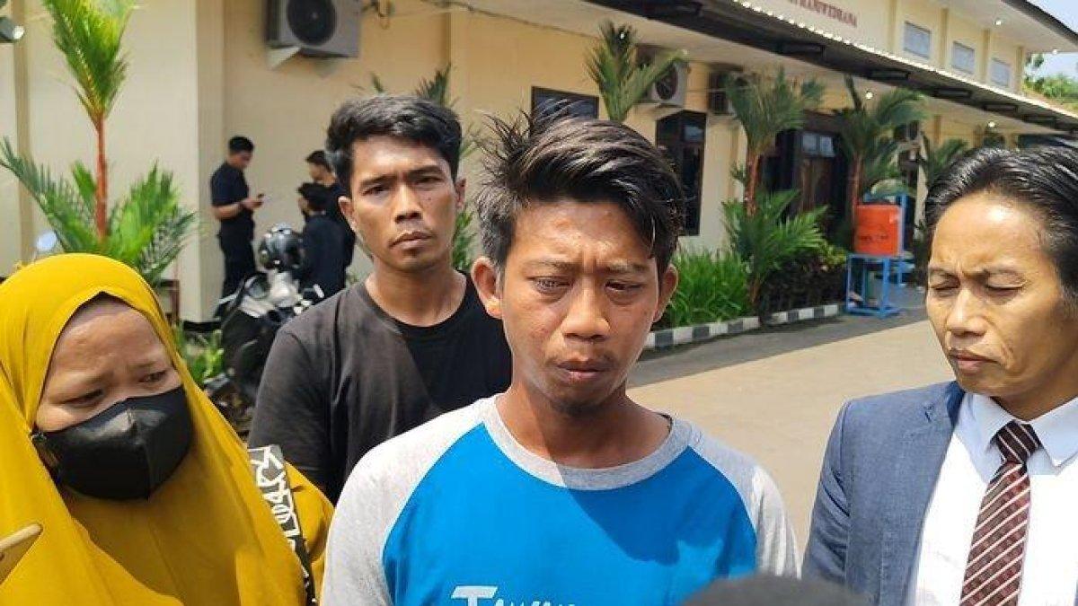 Keluarga korban saat melapor dugaan malpraktik di RSUD MA Sentot Patrol Indramayu ke Polres Indramayu, Rabu (20/12/2023).