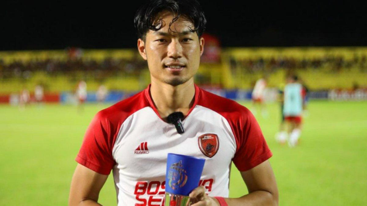 Gelandang serang asal Jepang, Kenzo Nambu meraih penghargaan pencetak gol terbaik bersama PSM Makassar di Liga 1 2023/2024 edisi Oktober.