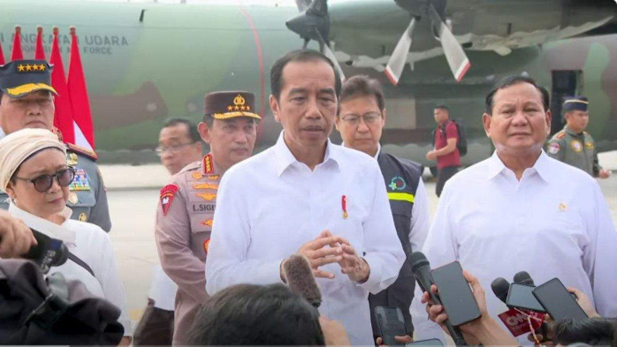 Presiden Jokowi bersama Prabowo Subianto dan Retno Marsudi seusai lepas bantuan untuk Palestina, Jakarta Timur, 4 November 2023