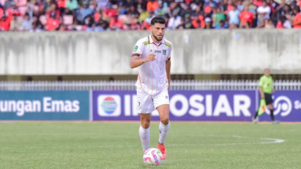 Potret kreator serangan Persibo Bojonegoro di Liga 2 2024, Vitor Freitas alias Barata.