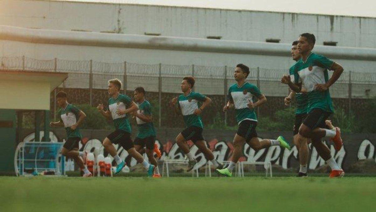 Latihan Tim PSS Sleman di Lapangan Pakembinangun menjelang kompetisi Liga 1 musim 2024/2025.