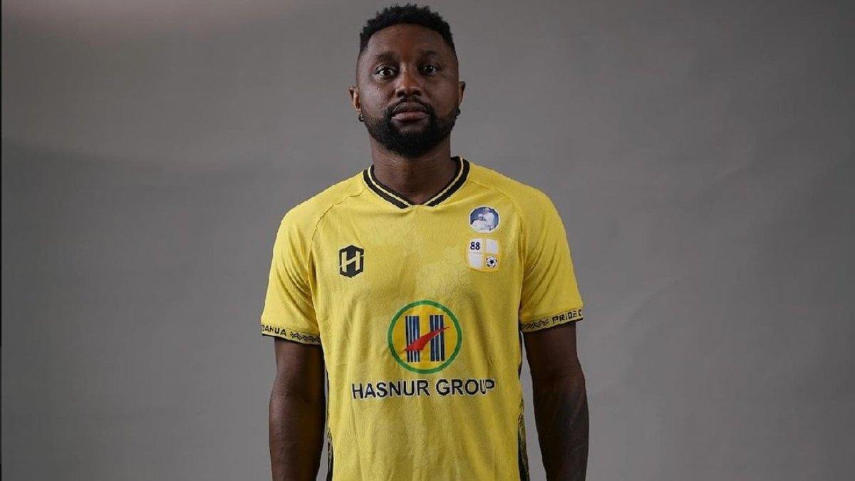 Potret eks gelandang serang Persib Bandung asal Gabon, Levy Madinda yang kini berseragam Barito Putera di Liga 1 2024.