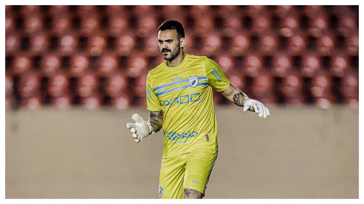 Foto Lucas Frigeri saat berseragam Londrina-PR.