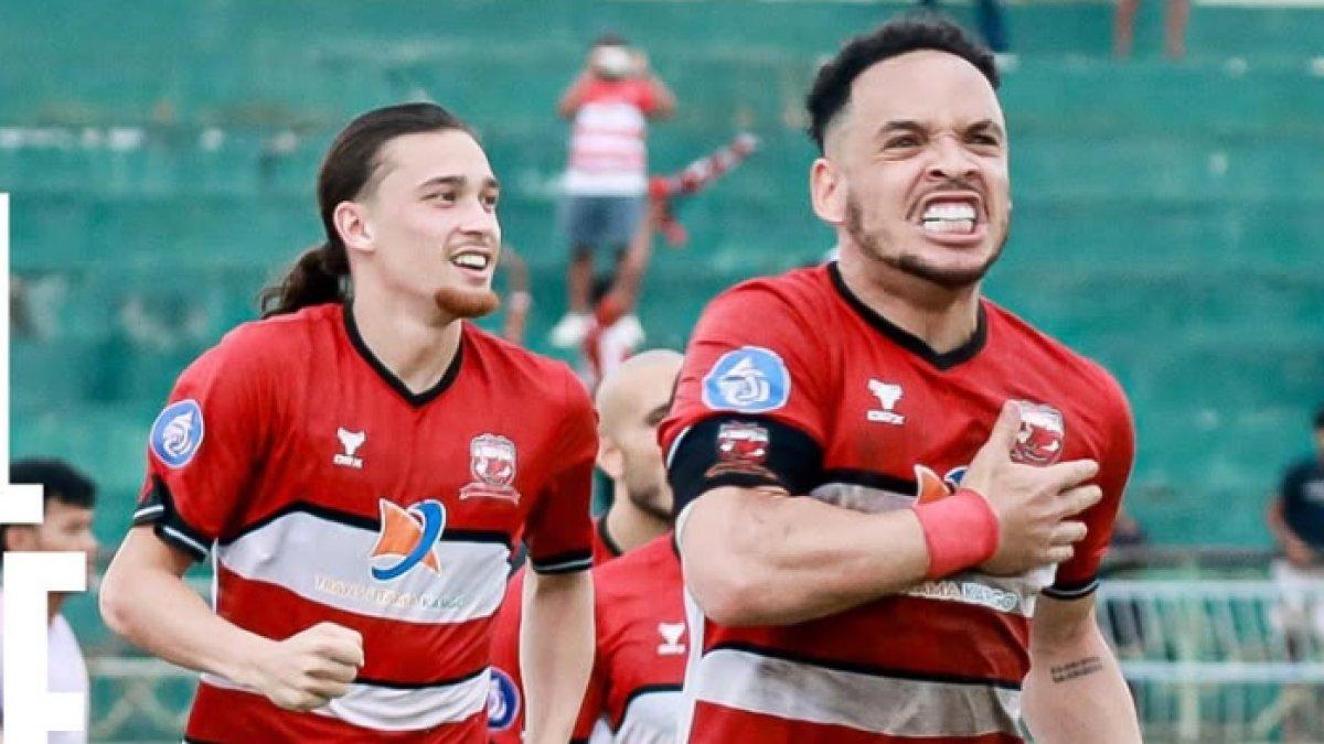 MADURA UNITED - Momen selebrasi gol Lulinha untuk Madura United saat berlaga kontra Persis Solo, 1 Februari 2025 di Stadion Gelora Bangkalan, Madura, Jawa Timur.