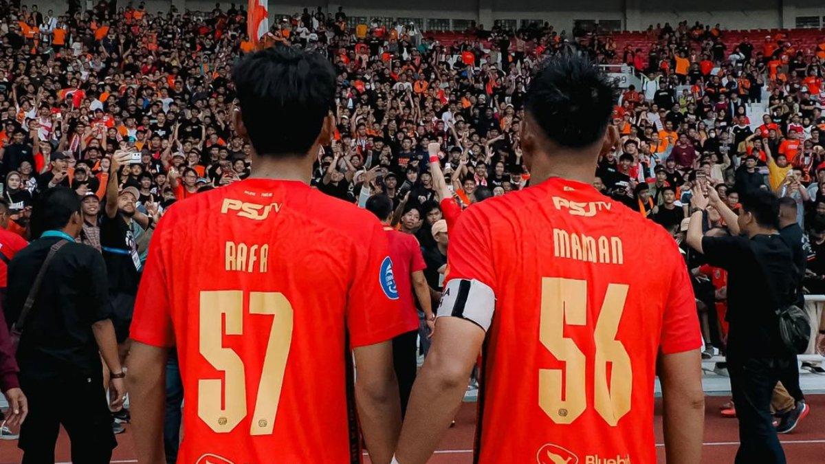 Potret bek veteran Persija Jakarta, Maman Abdurahman yang tampil bersama sang anak, Rafa Abdurahman di laga melawan PSIS Semarang pada pekan ke-34 Liga 1 2023, Selasa, 30 April 2024 lalu.