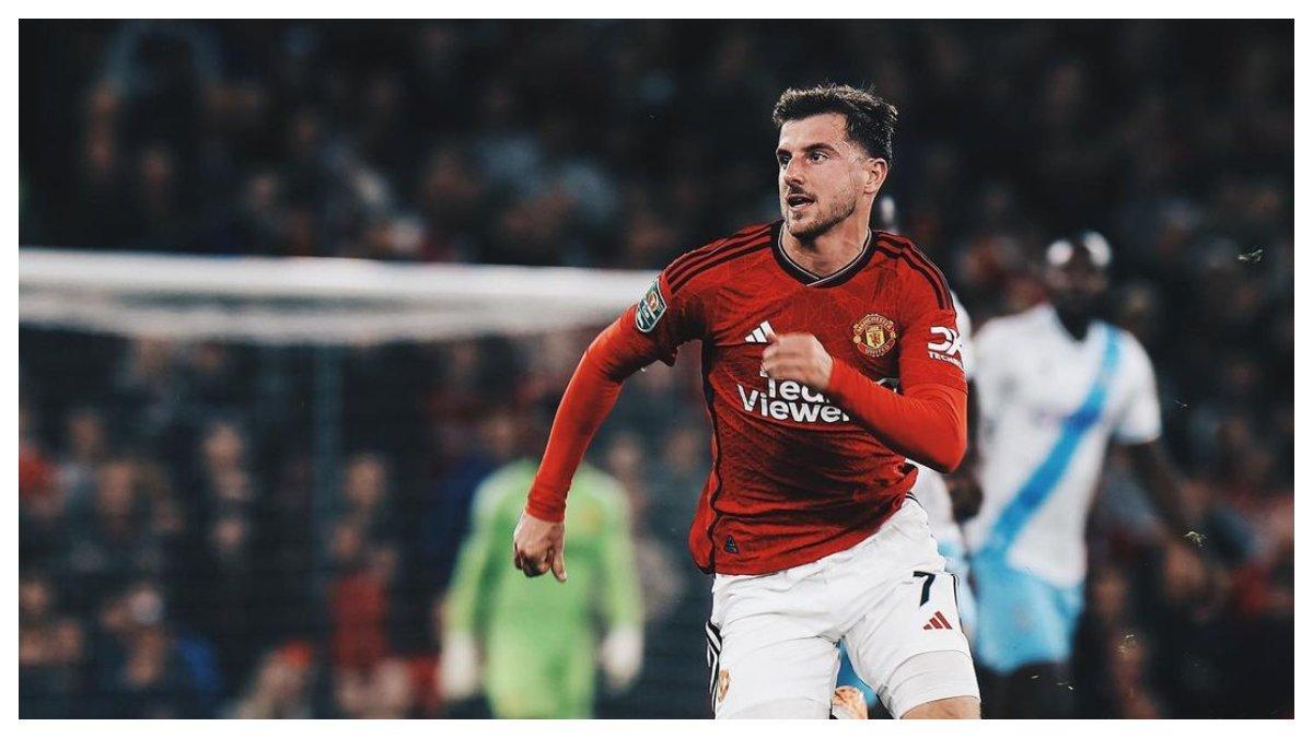Foto Mason Mount saat berseragam Manchester United.