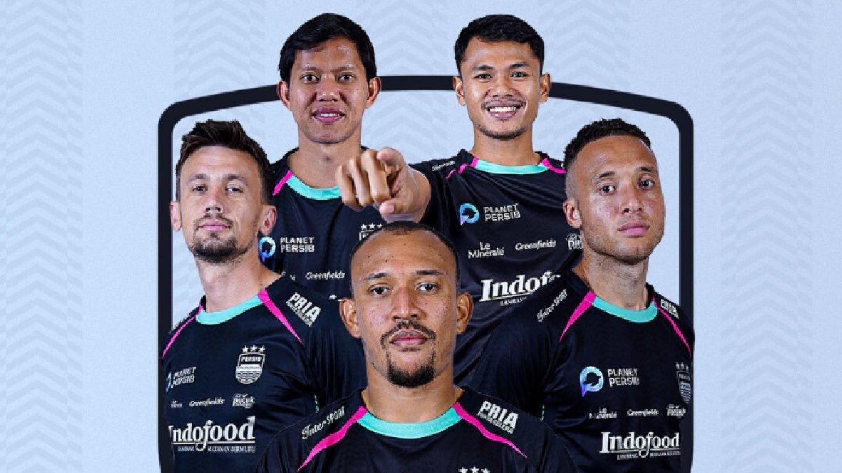 Poster lima rekrutan anyar Persib Bandung, Mateo Kocijan, Gustavo Franca, Dimas Drajad, Adam Alis, dan Mailson Lima.